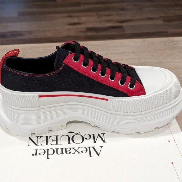 $790 Mens Alexander McQueen \